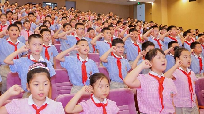 <b>牢记党的教导 争做强国少年 灞桥区少先队主题队日活动点亮少年强国梦  </b>