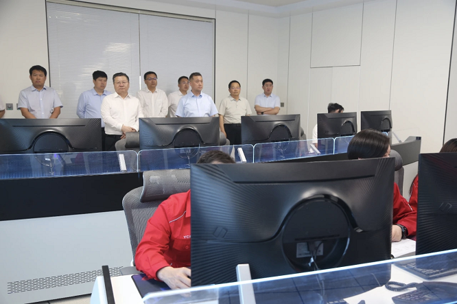 <b>榆林市副市长沈效功深入靖边采油厂调研  </b>
