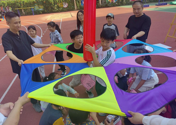 <b>经开区各学校举办多彩活动欢度儿童节</b>