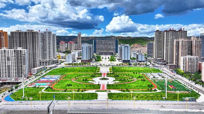<b>榆林市府谷县：共建文明城市 绘就美好生活 </b>