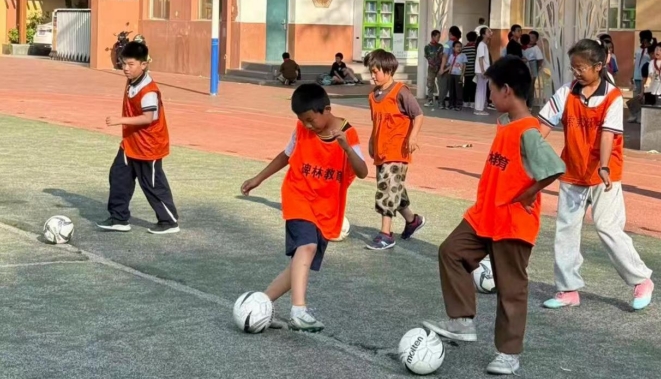碑林区兴庆小学社团成果展演 众学子绽放多彩才艺