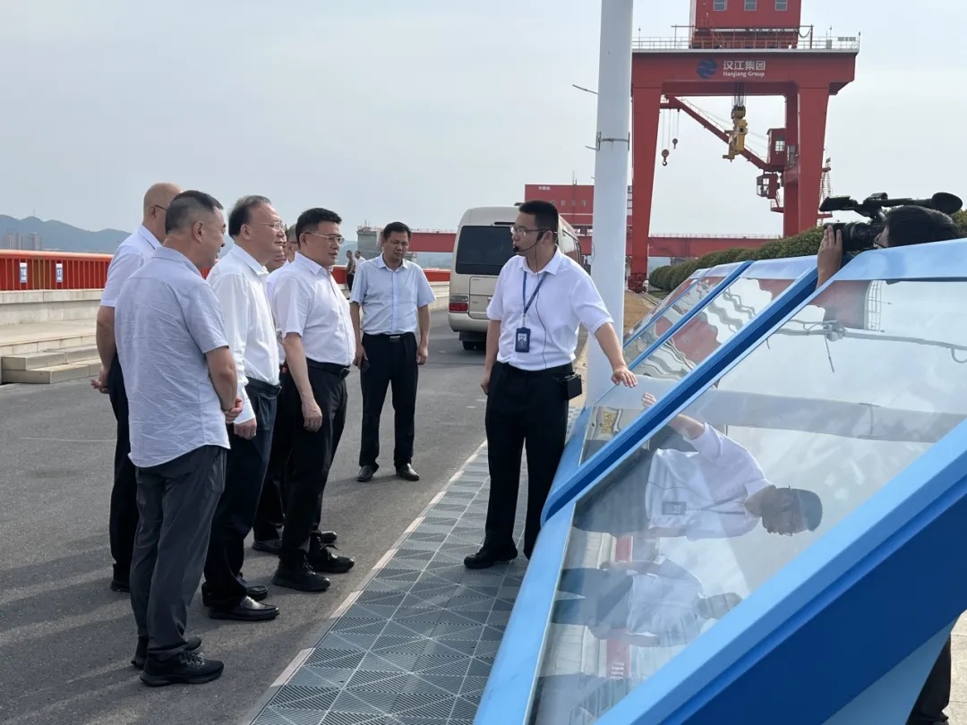 <b>徐明非率民革中央第六监督调研组赴湖北开展长江生态环境保护民主监督工作</b>