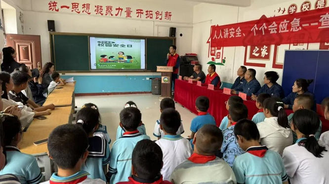 <b>国网榆林供电公司：安全知识进万家 隐患治理到末梢  </b>
