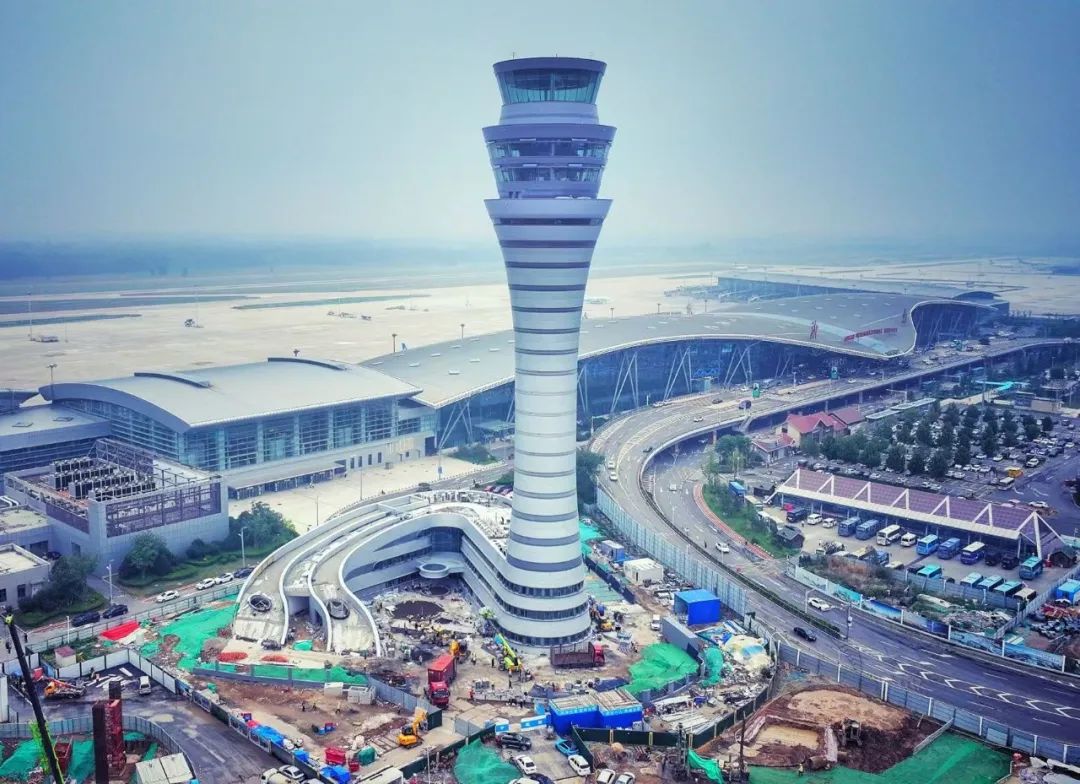 <b>山东省济南市首座地下高铁站——济滨高铁遥墙机场站封顶</b>