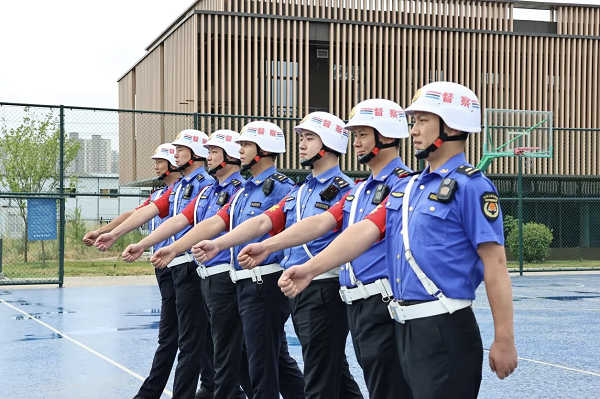 <b>实战砺精兵 经开区城管执法大队开展练兵比武活动</b>