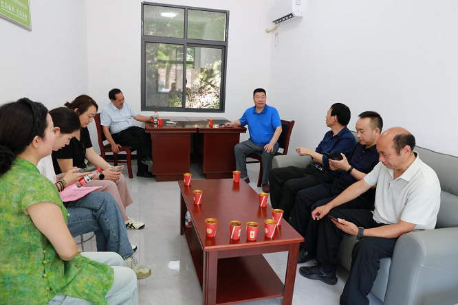 <b>中华慈善总会相关领导来商洛调研慈善幸福家园工作  </b>