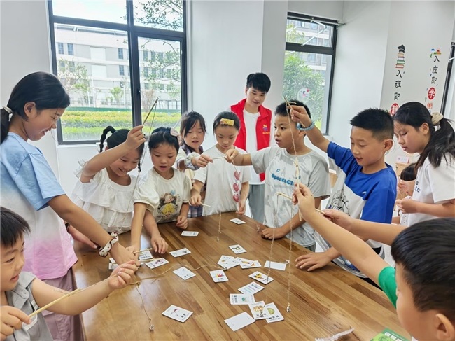 <b>杭州钱塘区“春泥计划”出新招：垃圾分类趣味课堂点亮孩子绿色暑假</b>