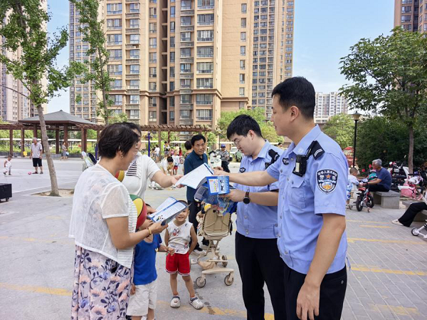 <b>西安经开区：为“一老一小”织密道路交通安全网</b>