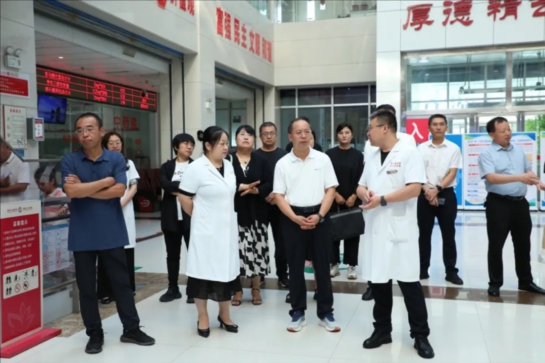<b>榆林市榆阳区人大常委会调研组调研全区医疗保障工作</b>