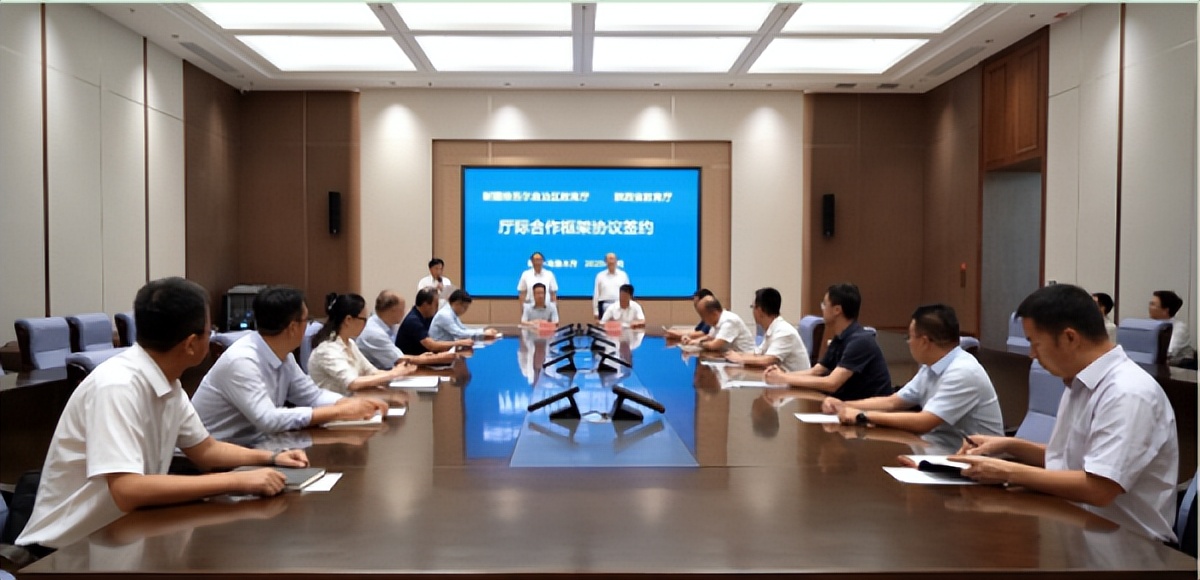 陕西省教育厅与新疆维吾尔自治区教育厅签署厅际合作框架协议