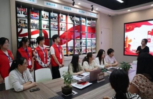 <b>“习语润心·译言筑魂”宣讲团深入澄城县社区乡村开展“三下乡”理论宣讲</b>