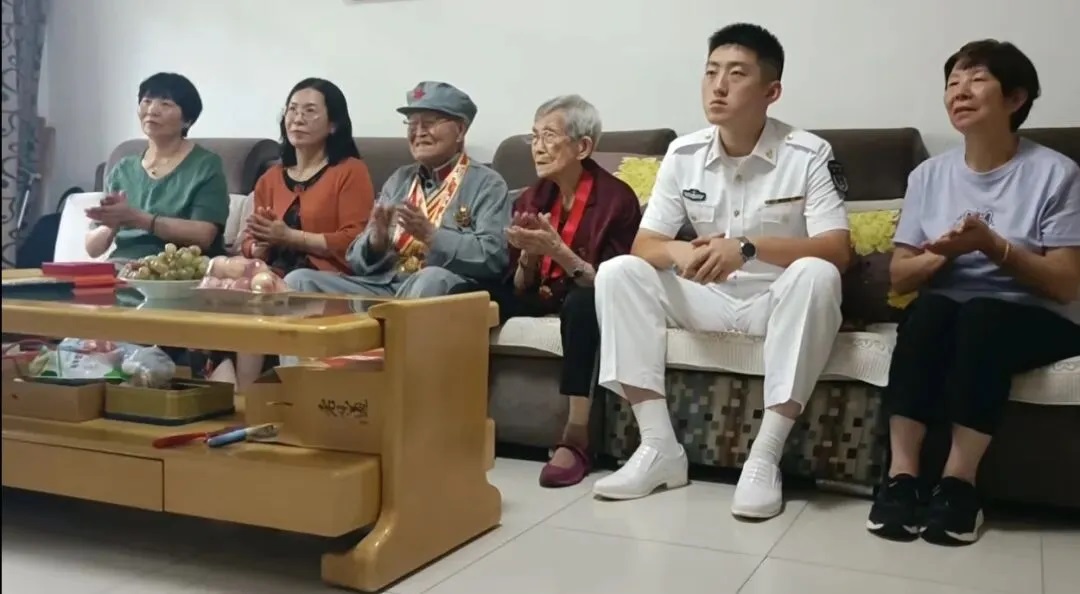<b>从烈士名单中“复活” 的101岁抗战英雄车发通——替牺牲的战友见证盛世中国</b>