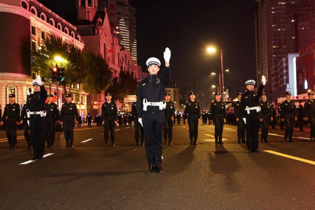 <b>哈尔滨公安： 国庆“闸口式”勤务是最温暖的平安符号</b>