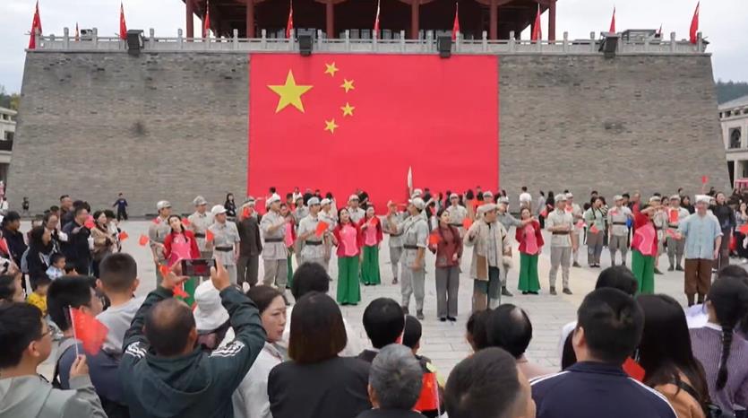 <b>延安市宝塔区：街区客流创新高 红色魅力引客来</b>