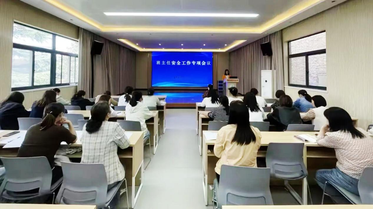 <b>西安市灞桥区席王中心小学：以“演”筑防 临“暴”不乱</b>