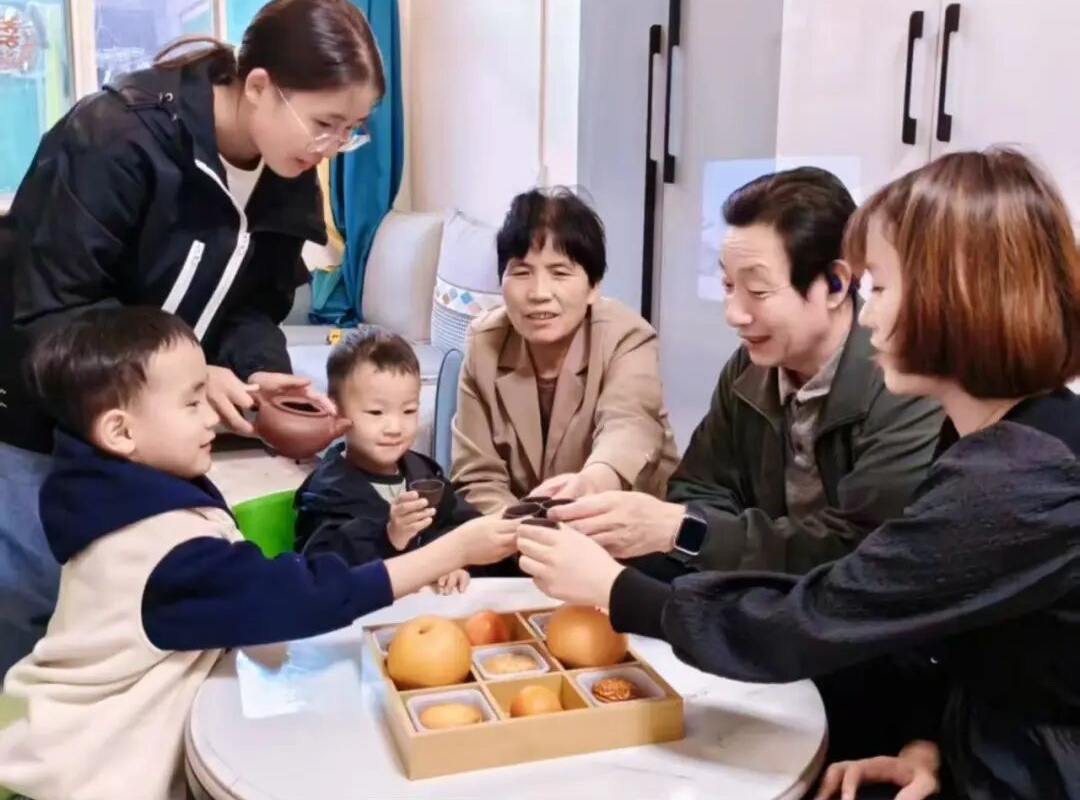 <b>月满东城，“童”享团圆 灞桥区东城二小中秋实践课点亮文化传承星火</b>