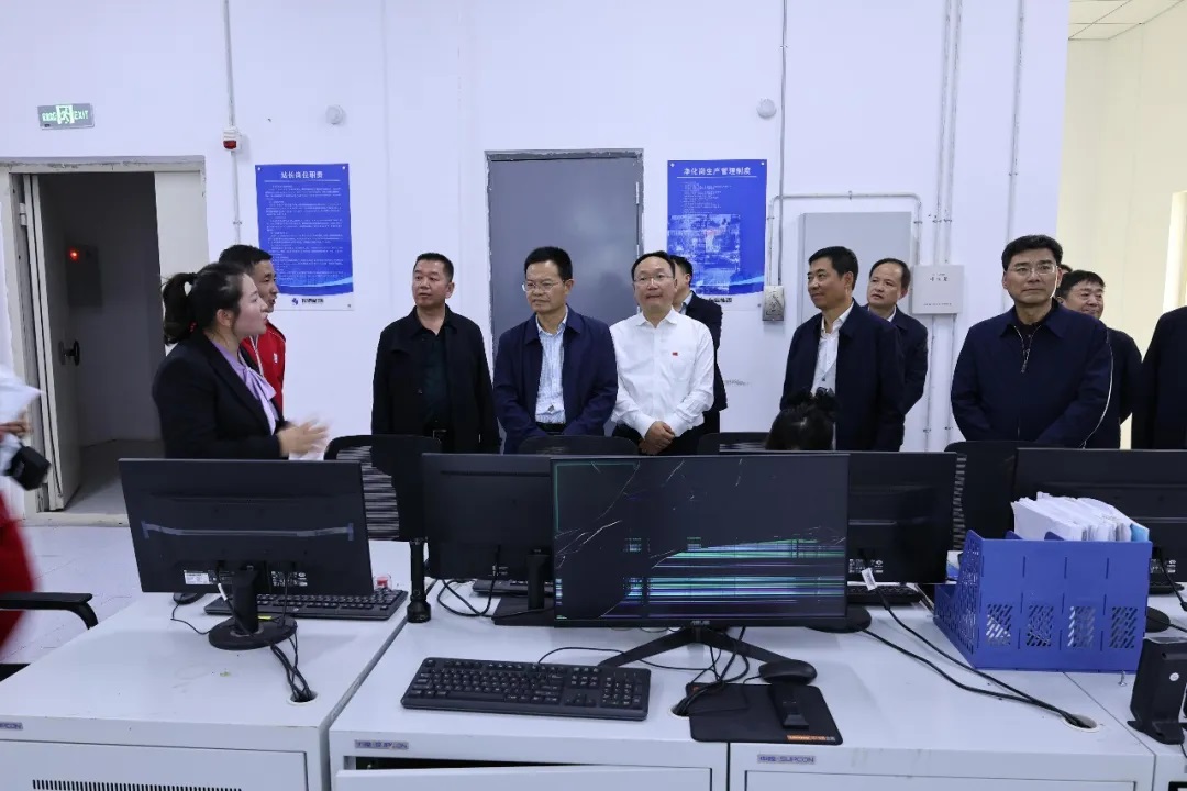 <b>延安市政协主席杨光远调研民营企业发展情况</b>