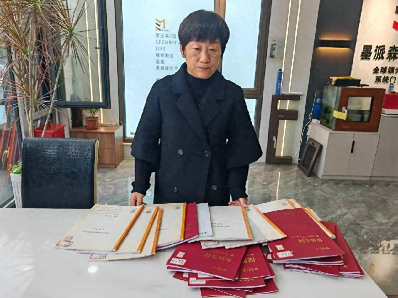 <b>石家庄一女子“被忽悠”买25份保险，贷款百万交保费致家底掏空  </b>