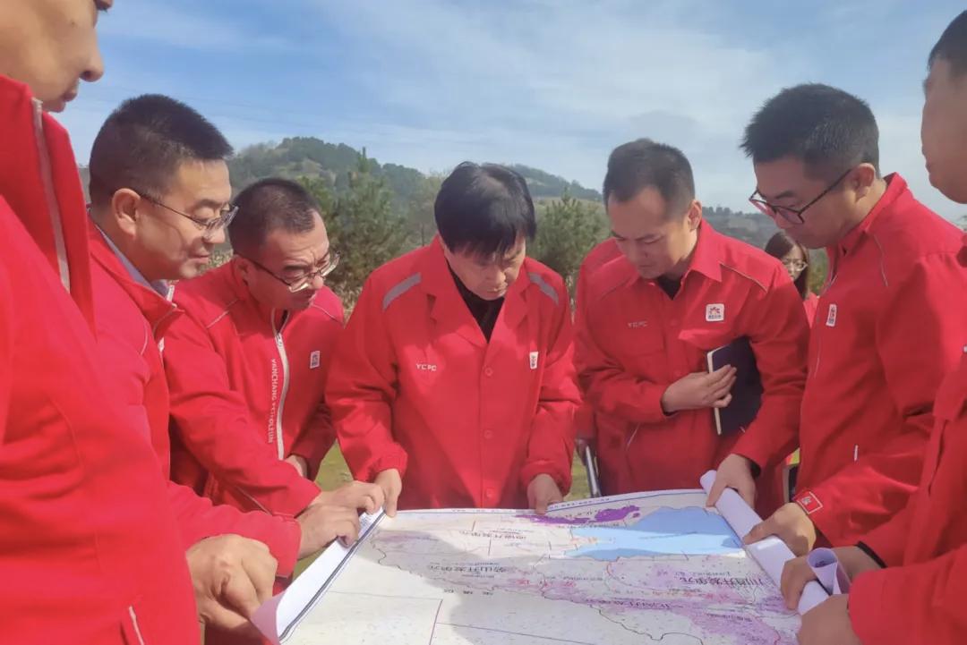 <b>延长油田下寺湾采油厂领导班子成员深入一线督导灾后重建与劳动竞赛工作</b>