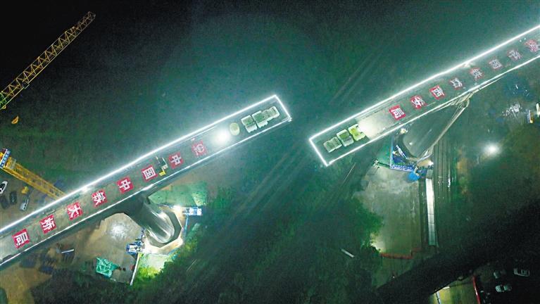 西十高铁西南联络线跨陇