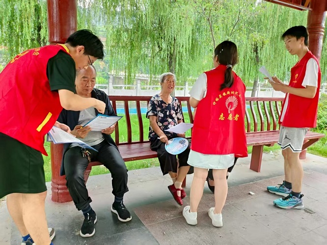 <b>商洛市丹凤县:织密搬迁后续帮扶网 绘就安置群众幸福图  </b>