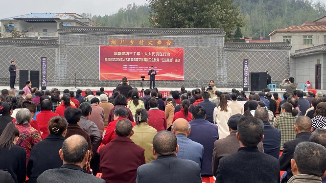 <b>商洛市商南县：代表“搭台”法官“宣讲”</b>