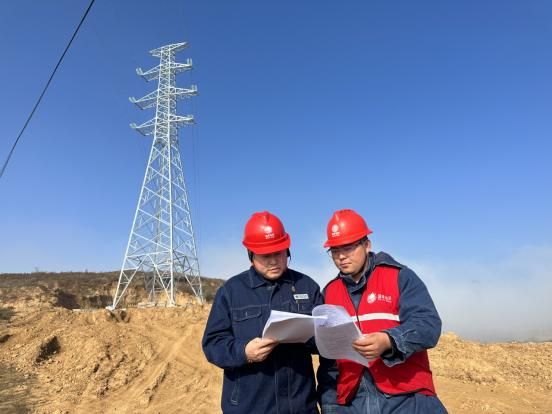 张磊：扎根陕北黄土地 攻坚电网大建设   