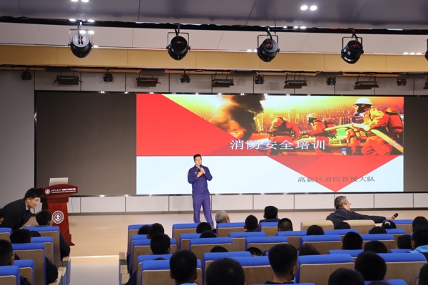 <b>西安浐灞公安“老警官工作席”启用  </b>