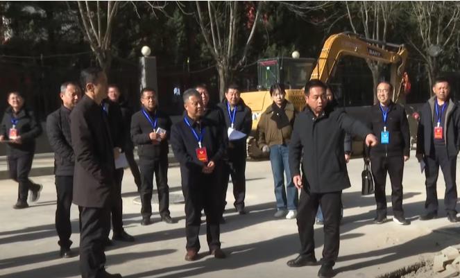 子长市政协视察城市管理工作