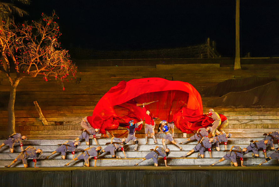 <b>自贸港的三亚回响：三亚红色娘子军演艺公园的文化新叙事</b>