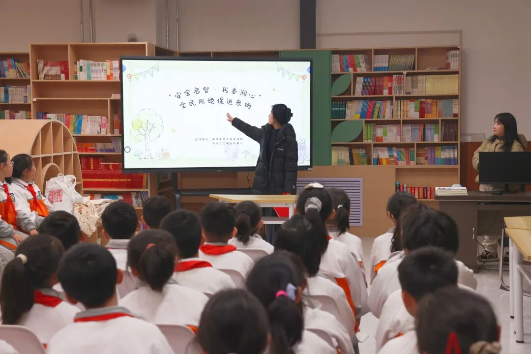 <b>榆林市吴堡县开展“安全启智•书香润心”新时代文明实践活动</b>