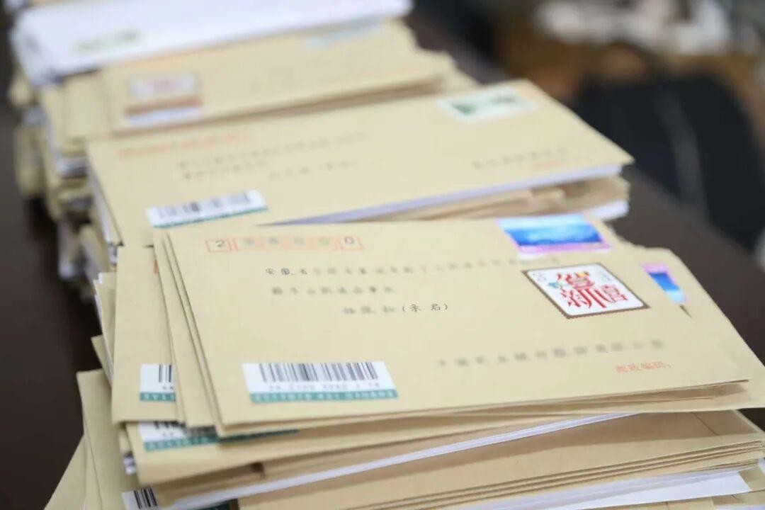 制作虚假不雅照片寄信敲诈，5人被抓！