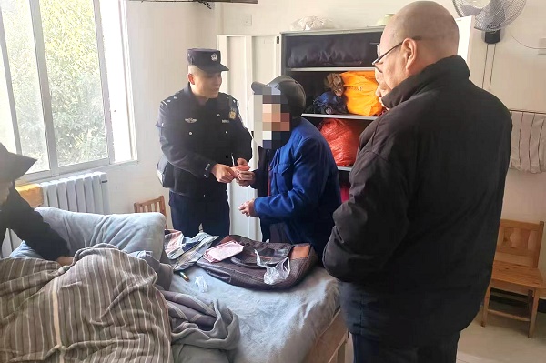 安康市紫阳县高桥镇派出所：耄耋翁失款心急切 暖心警寻回解民