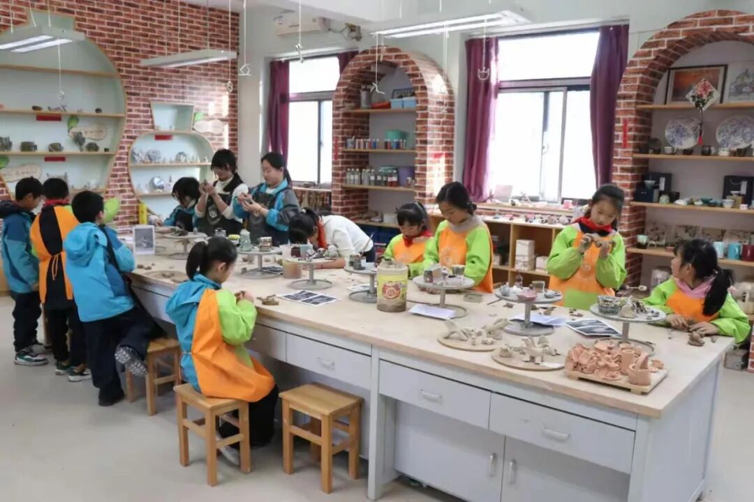 西安市第六十三中学陶艺社团学期成果丰硕 传统技艺焕发新生