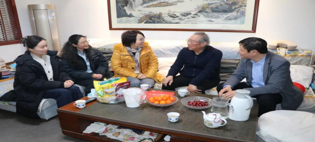 <b>民革西安市委会开展春节走访慰问活动  </b>