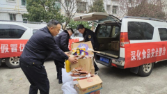 <b>汉中集中销毁4.2吨违法食品</b>