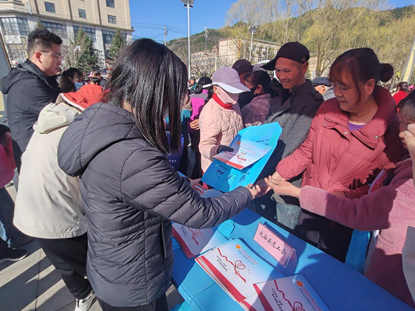 宝鸡市太白县总工会开展第34届科技之春宣传月活动