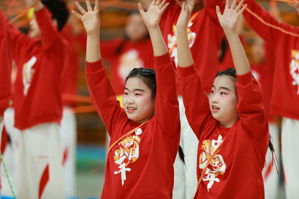 宝鸡市眉县：百合绽放“乒”搏正酣