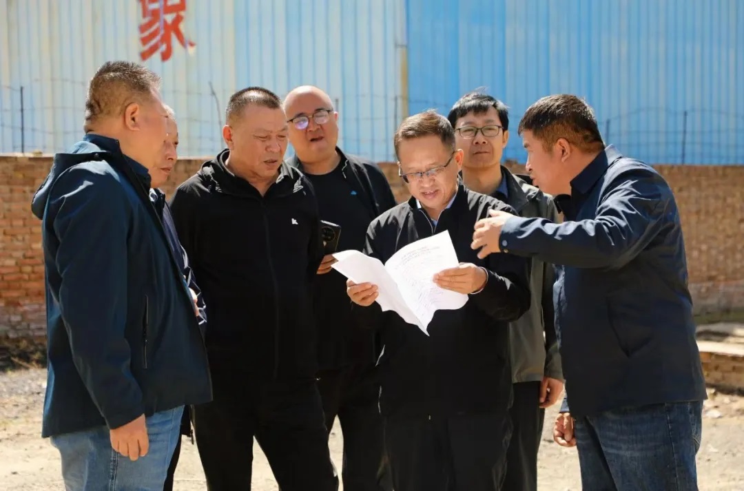 万勇带队督查路域环境整治 压实责任推动沿线环境提质增效