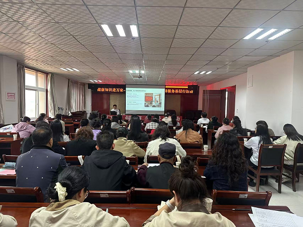 <b>宝鸡市太白县开展“健康知识进万家 拒绝吸烟从我做起”主题宣传服务活动</b>