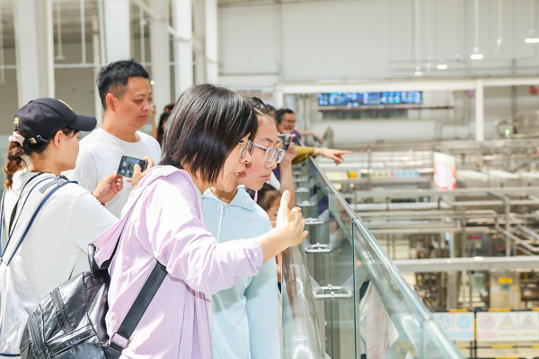 <b>经开区企业快讯丨中粮可口可乐陕西工厂举办六一环保亲子开放日活动</b>