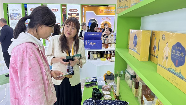 <b>铜川市宜君县：端午艾香飘城乡 思邈大艾创新赋能产业提质增效</b>