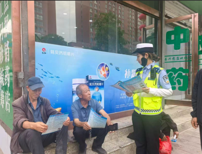 筑牢安全防线！榆林府谷县交管大队城区中队开展重点人群交通