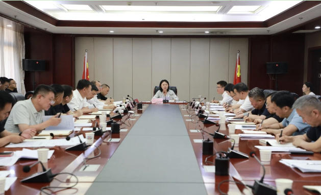 延安市吴起县政府召开党组（扩大）会议
