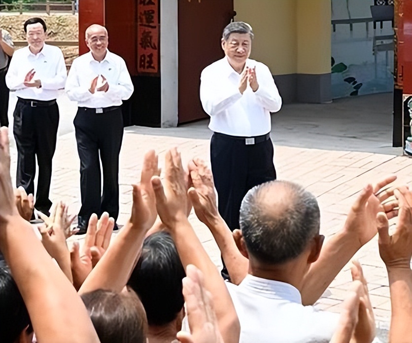 一习话·追光的你丨“让老百姓过上更加美好的生活”