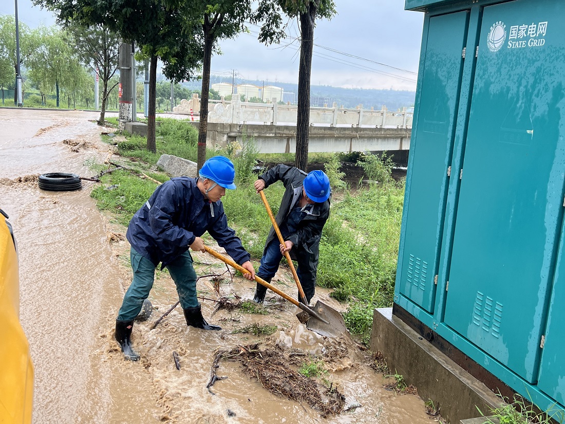<b>国网潼关县供电公司：电力逆行战暴雨 党建引领护民安</b>