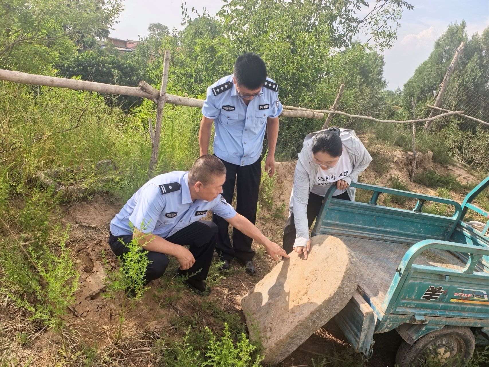 <b>警心护文脉 履职守古珍——山西运城绛县公安发现民国古碑移交文物部门</b>