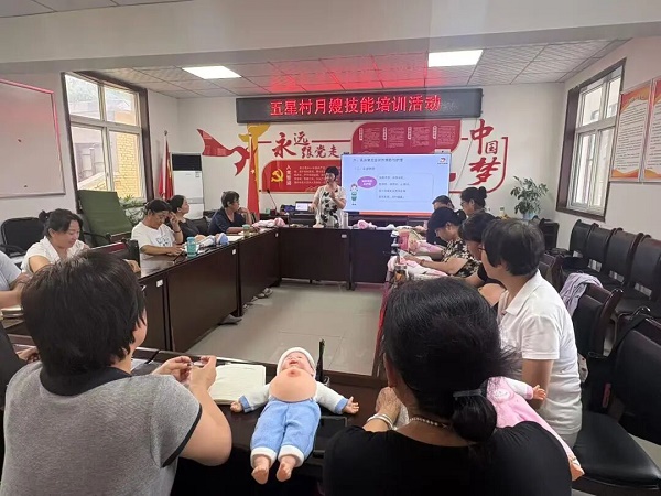<b>铜川市王益区：技能培训送到家门口 持证上岗拓宽致富路</b>