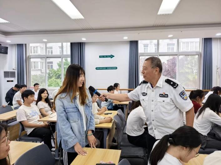 西安市“红领巾法学院”普法宣讲走进临潼区