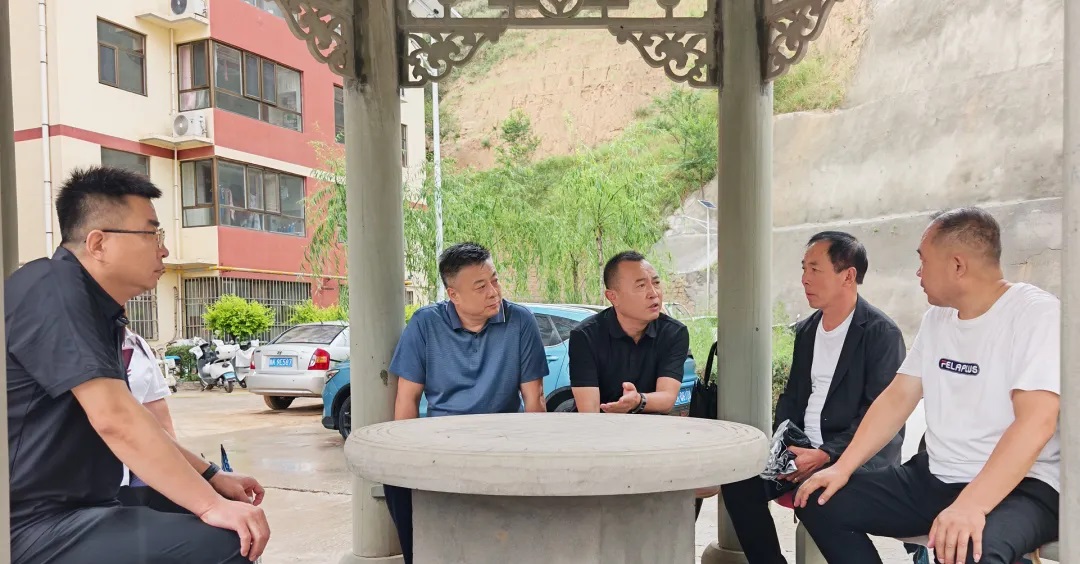 <b>干部下沉进小区，三级包抓惠民生 绥德县全面提升居民小区物业服务管理工作</b>